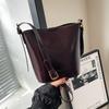 2025 зима новая высокая ценность ретро нишевый дизайн сумка подмышку женская темперамент простая мода плечевая сумка-ведро