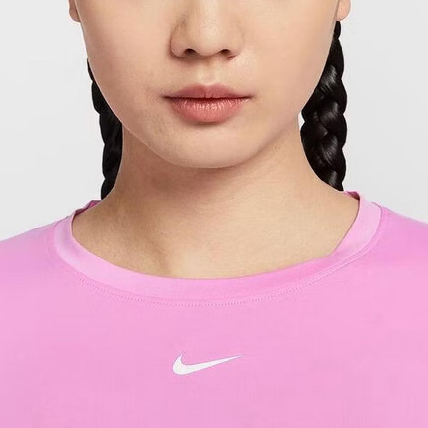 Nike Женские футболки быстросохнущие FN2802-503