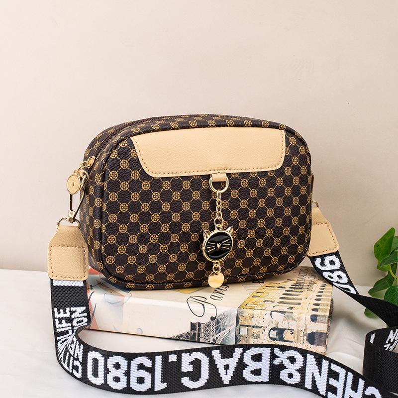 Cozy Up Women's Crossbody Bag Single Shoulder Personalized Decoration Versatile Contrast Camera Bag