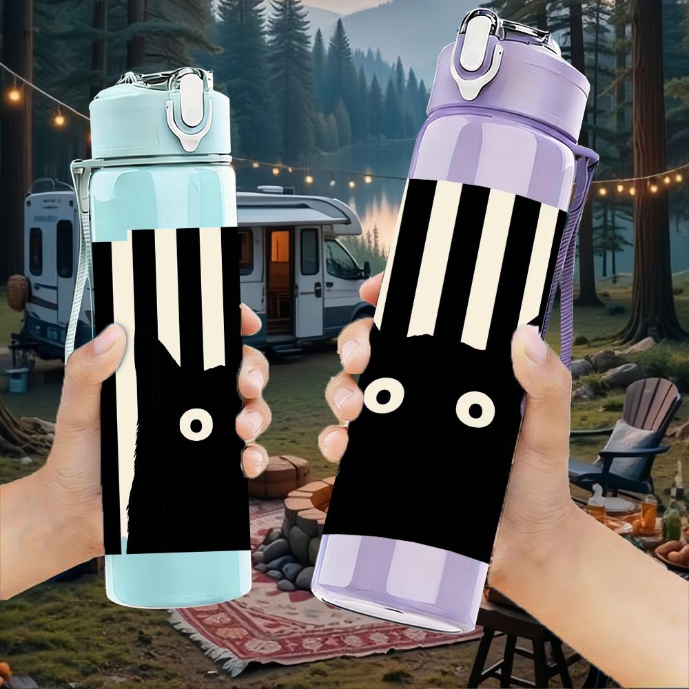 1PC Striped Background Black Cat Face 750ml Color Plastic Sports Water Bottle Leakproof Flip Straw Lid For Sports Office Home Use
