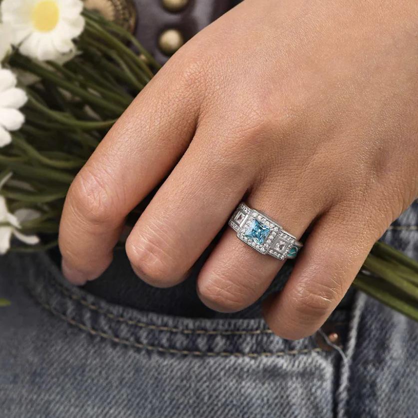 Superfine Bestseller Jewelry: Drip Oil Inlaid Aquamarine and Zirconia Diamond Lace Ring.