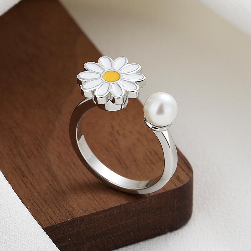 Rotatable Daisy Flower Adjustable Open Ring - Decompression Women's Jewelry
