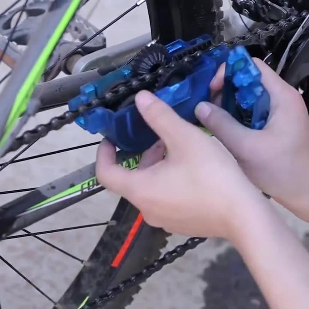 Bike Chain Cleaner Kit with 3D Brush Oil Application Tool for Easy Washing Drivetrain Maintenance MTB Cycle Care Set