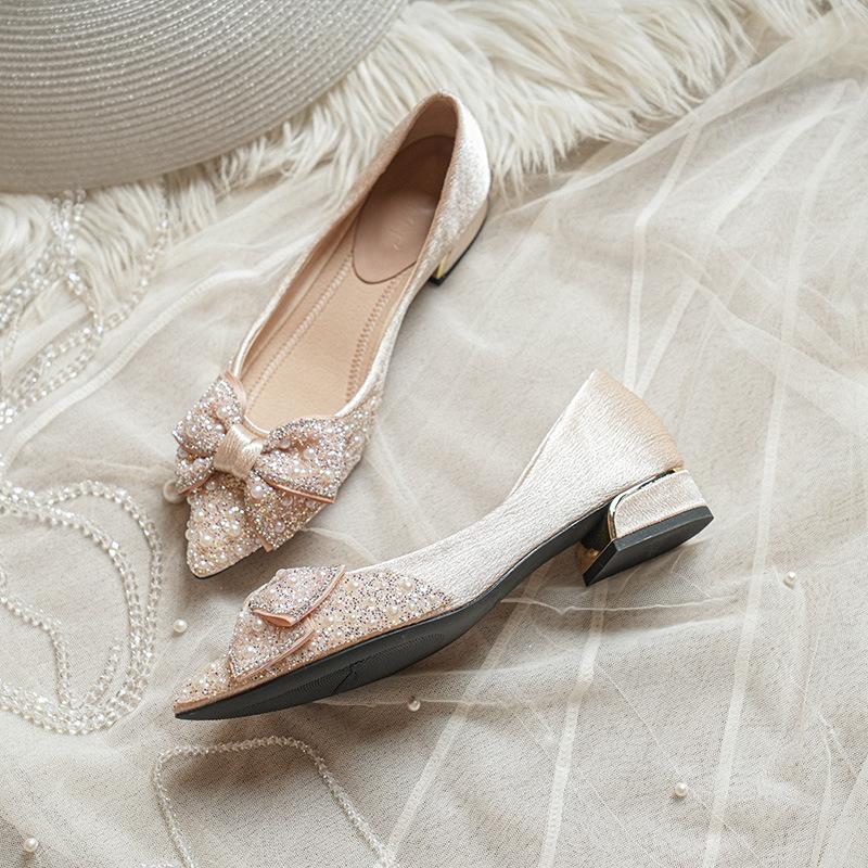 Французские туфли-лодочки на толстом каблуке, женственные, с бантом из страз, весенне-осенние, с мелким вырезом, не утомляющие ноги, темпераментные, на среднем каблуке, на высоком каблуке