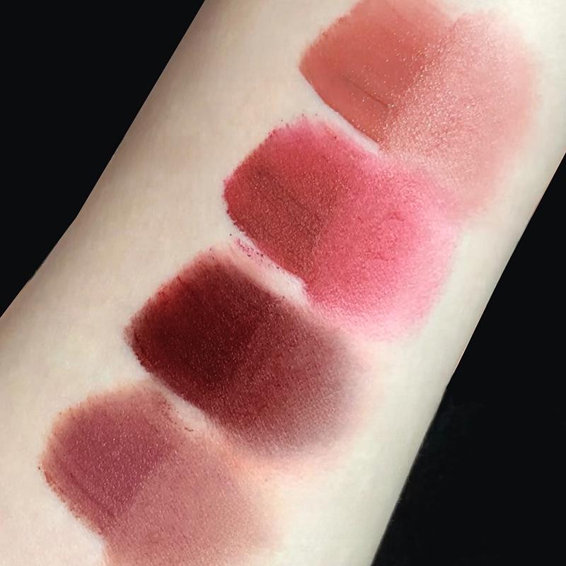 CUODUI Cute Bear Velvet Matte Lip Mud - увлажняющая матовая помада для губ и блеск для губ