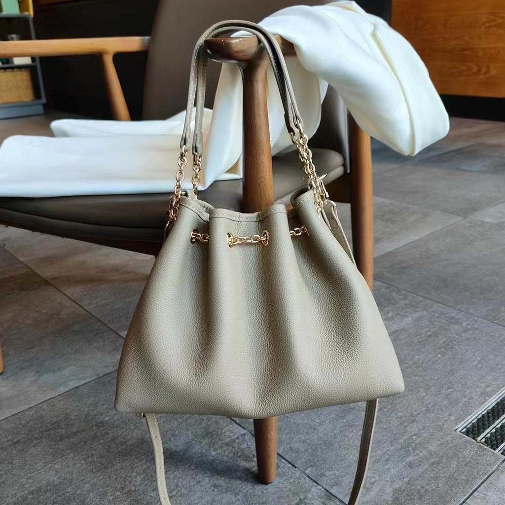 Cross Border Натуральная кожа Женская сумка через плечо Сумка 2025 Новая женская сумка-тоут Большая вместимость Высококачественная мягкая кожаная сумка-ведро Тенденция