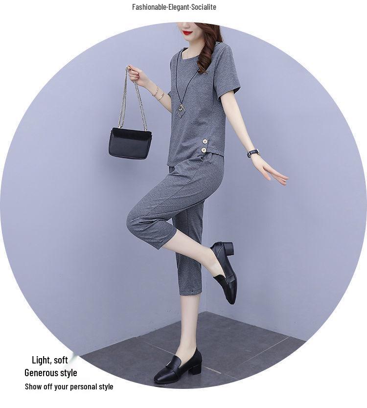 Модный женский летний костюм-двойка больших размеров: Футболка с коротким рукавом и укороченные брюки