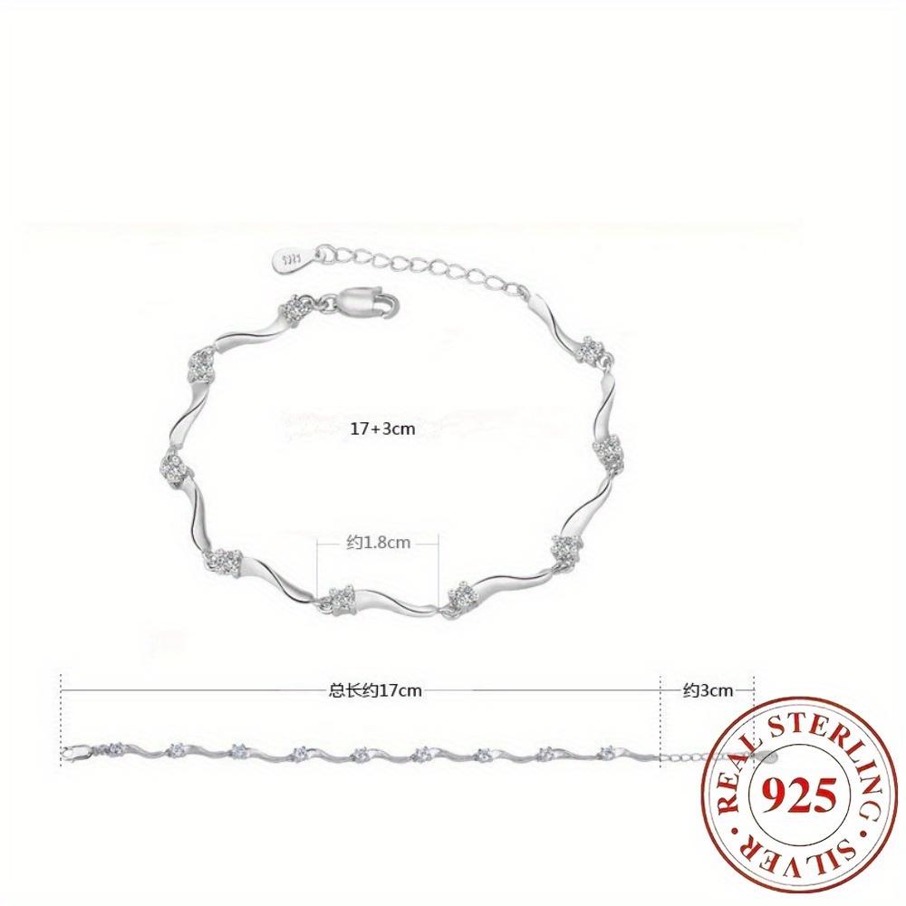 925Pure silver bracelet inlaid with synthetic zircon is suitable for women to wear, fashionable, simple, exquisite, and elegant, making it an