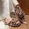Леопардовый принт односложная верхняя одежда на толстой подошве пушистые тапочки женские осень 2024 новые модные повседневные корейские хлопковые тапочки большого размера