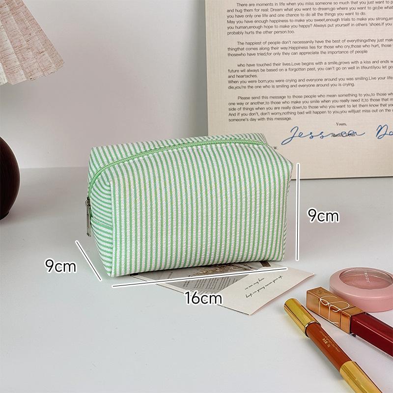 Striped Seersucker Makeup Pouch Large Capacity Durable Zipper Portable Compact Cosmetic Storage Bag for Short Trip Use
