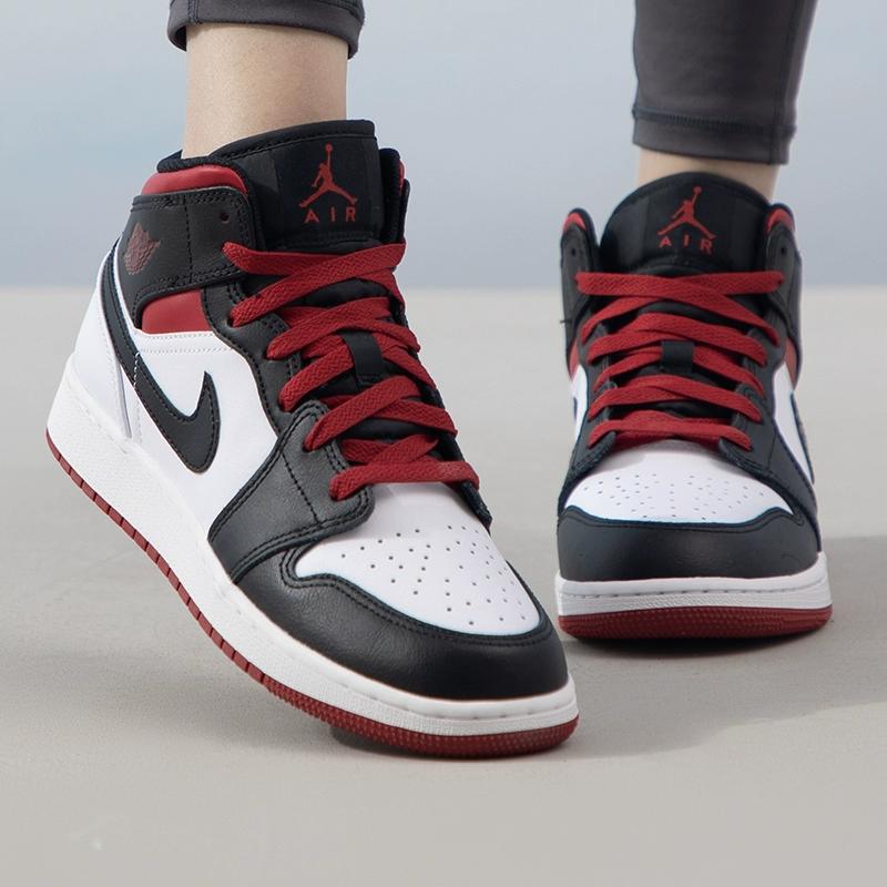 Jordan 1 Mid Gym Red Black Toe GS DQ8423-106