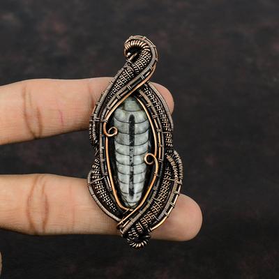 Подвеска Orthoceras Fossil, медная проволочная обертка, подвеска с драгоценным камнем, ручная работа, проволочная обертка, ювелирное изделие, подарок для мамы, уникальное ювелирное изделие из меди
