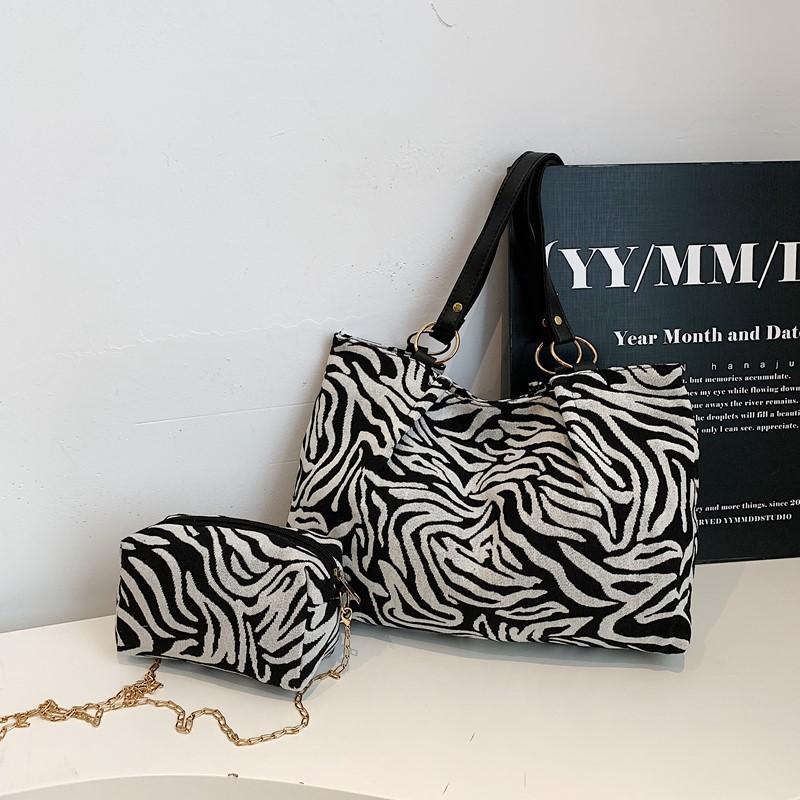 Korean Version of Personalized Fashion Simple Zebra Pattern Trend Casual Commuting 2025 Autumn New Chain Tote Shoulder Bag