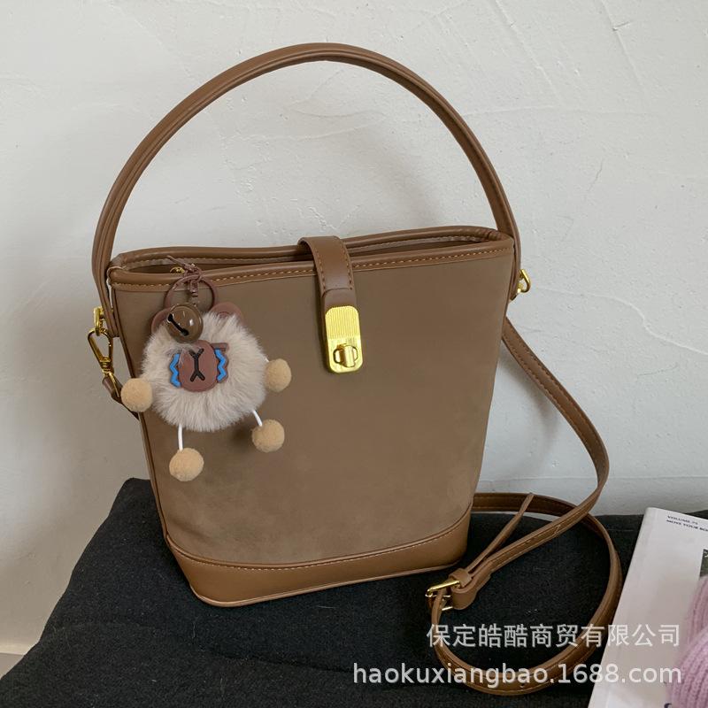 Премиальная ретро сумка-тоут женская 2025 новая модная универсальная сумка через плечо нишевая супер огненная сумка-мессенджер