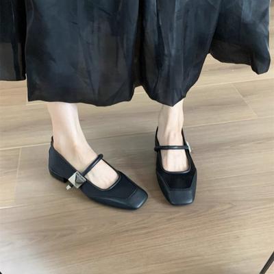 Мода 2024 года, новые осенние модные и удобные женские туфли на высоком каблуке с металлической декоративной пряжкой и квадратным носком