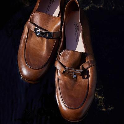 Версия из коровьей кожи~ Лоферы с металлическим замком в британском стиле на одной педали, ретро и старый темперамент, маленькие кожаные туфли на низком каблуке, одинарные туфли