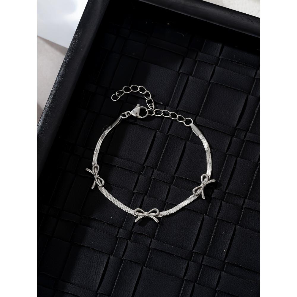 Модный браслет с бантом-бабочкой, подходит для повседневной носки, вечеринок и музыкальных фестивалей, идеальный подарок на день рождения или годовщину.