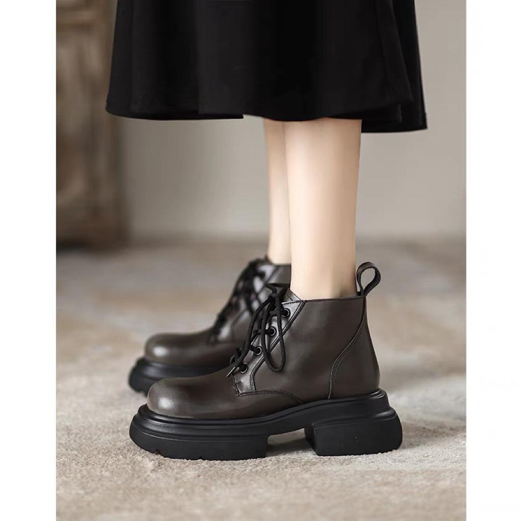 Маленькие коричневые ботинки Мартин женские 2025 осень и зима новые ретро британский стиль взрывные на высокой толстой подошве тонкие короткие ботинки