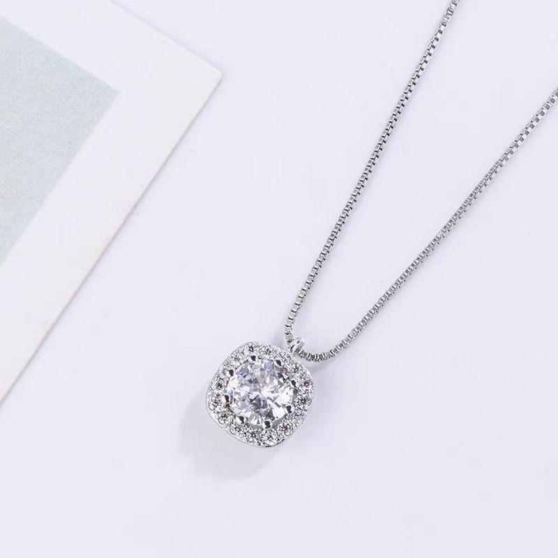 Womens Small Square Sugar Zircon Clavicle Chain Light Luxury Versatile Necklace