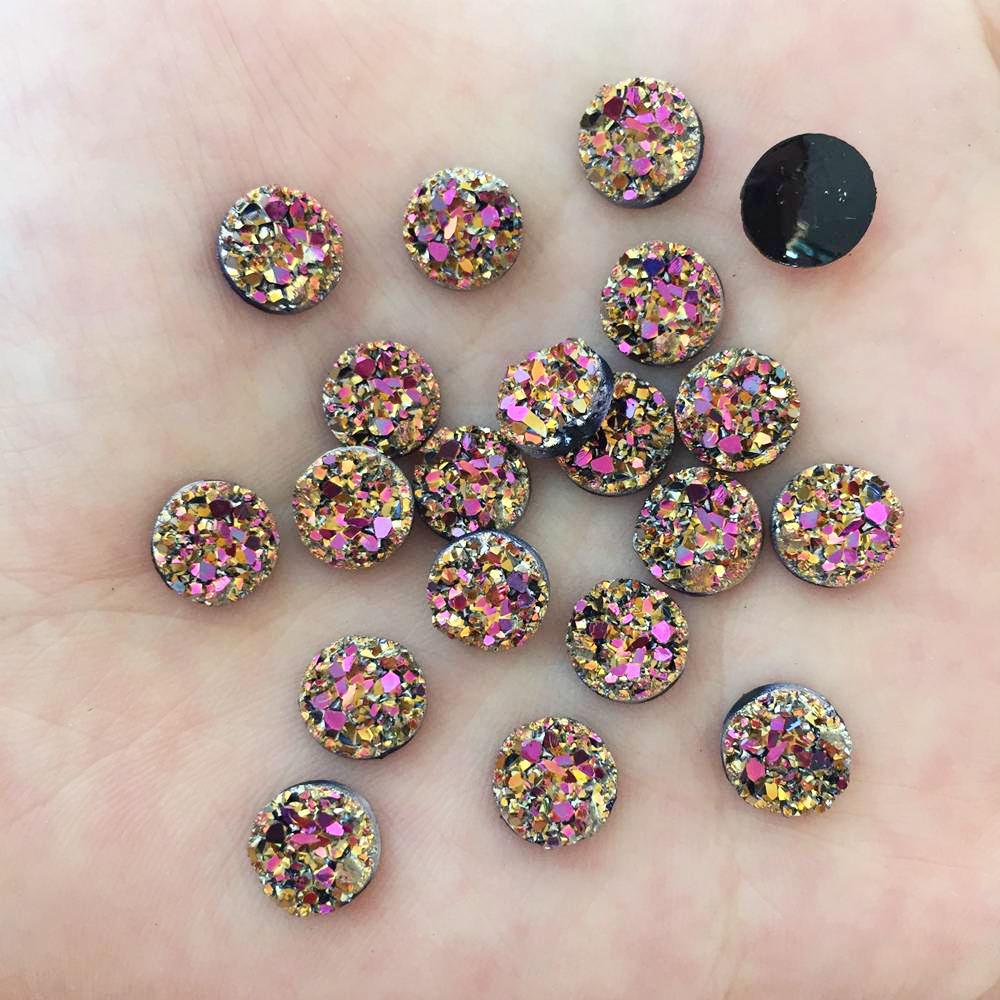 Яркие стразы 8 миллиметров, 80 штук
