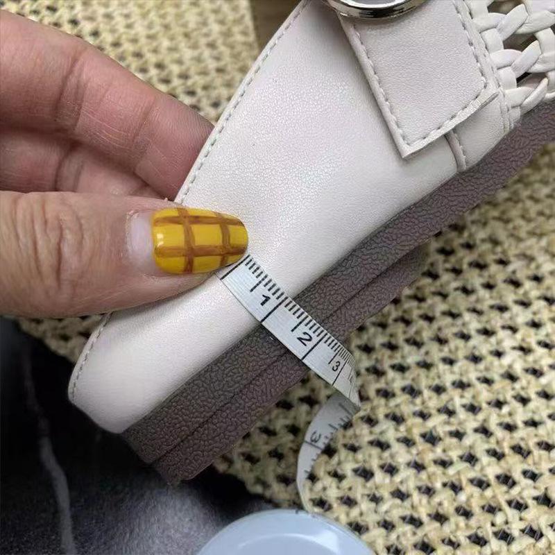 Полые тапочки-полуслипперы с сумкой на подъеме женские дышащие новые летние сетчатые для улицы с мягкой подошвой тапочки плетеные с неглубоким вырезом на плоской подошве сандалии