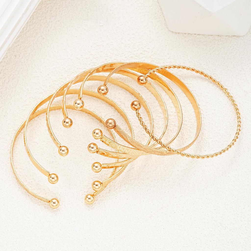 7 Pcs/Set Punk Gold Color Bracelets for Women Streetwear Goth Heart Prints Metal Design Open Bangle Fashion Jewelry Gifts 2026