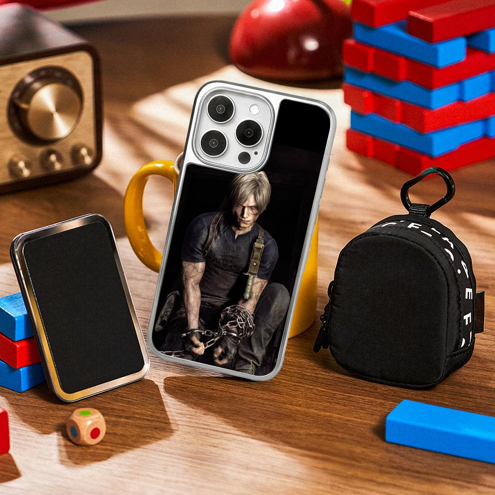 Ада Вонг X Леон горячий игровой плакат Чехол для телефона для iPhone 16 15 14 13 12 11 Pro Max Овечья кожа Серебристый край Защитный чехол