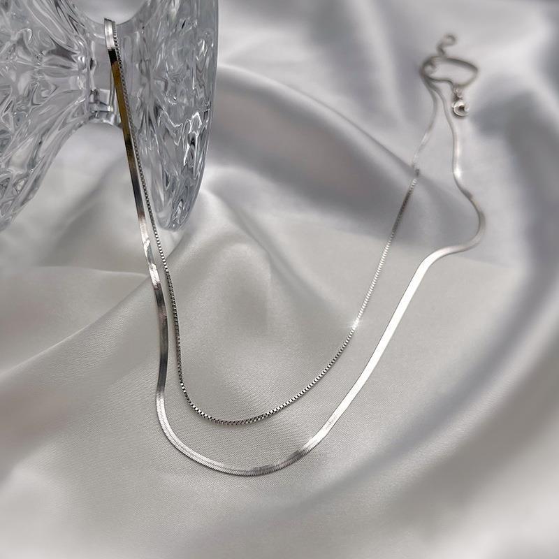 Double Layered Necklace for Women with Light Luxury Temperament and Niche Design for Snake Bone Chain