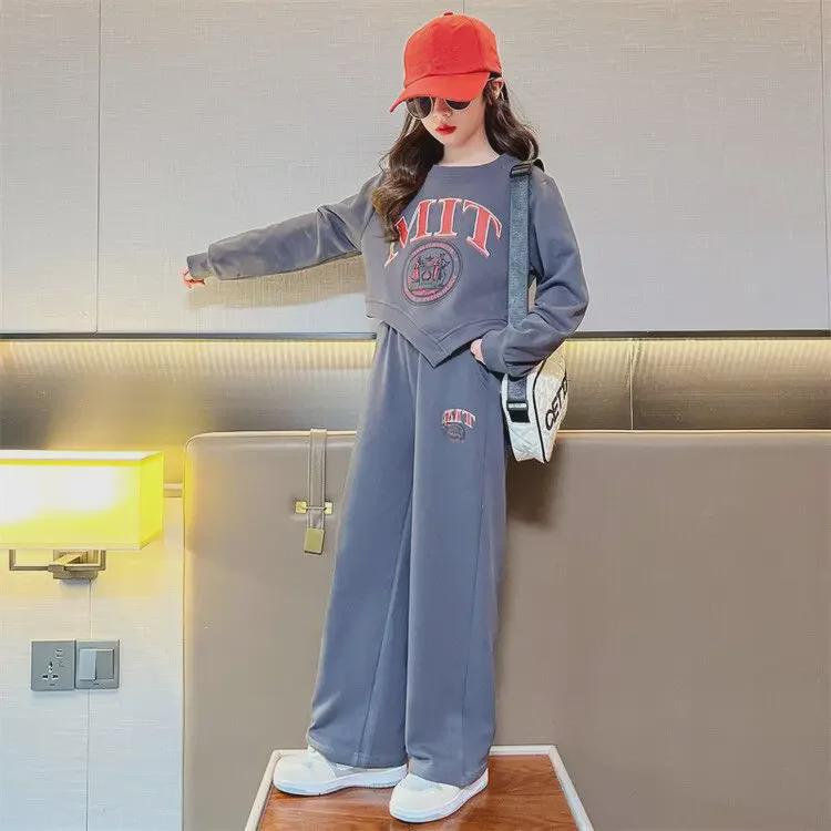 Модный комплект для девочек на весну/осень 2024 года: топ с надписью и повседневные брюки