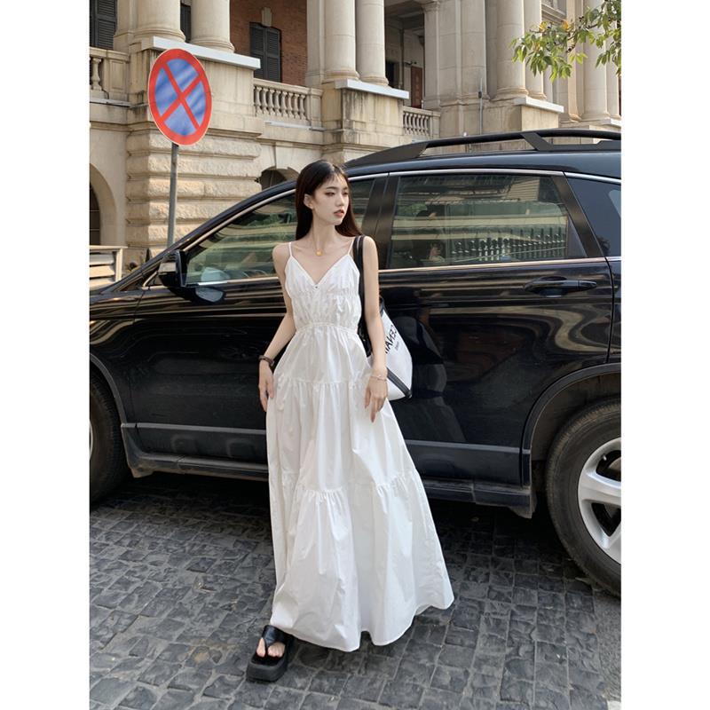 Женское приталенное белое платье в французском стиле для пляжа с V-образным вырезом и бретелями-спагетти