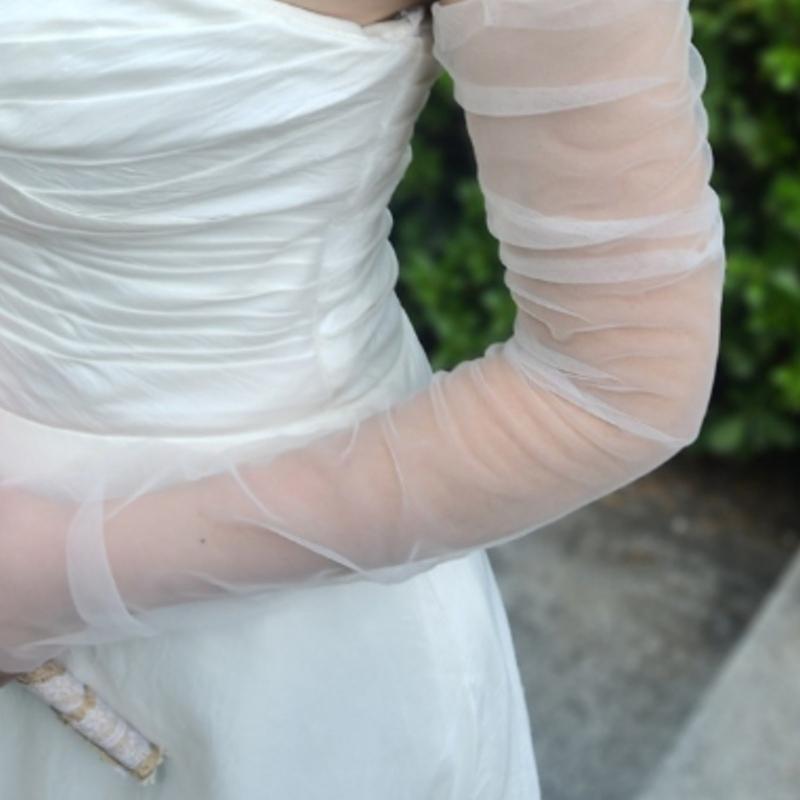 Simple White Arm Sleeves Sheer Gloves Elegant Bridal Gowns And Formal Occasion Elbow Length Gloves for Wedding Ceremony