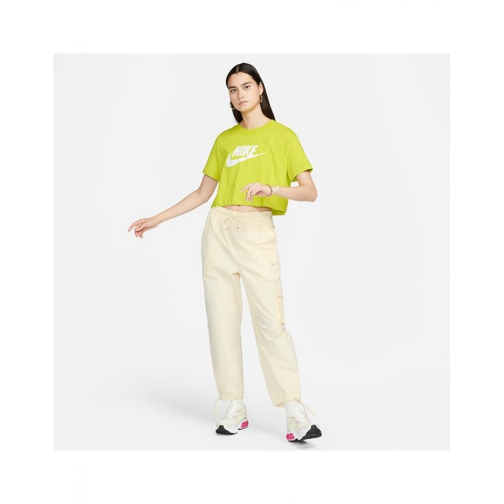 Nike Essentials Cropped Logo Tee