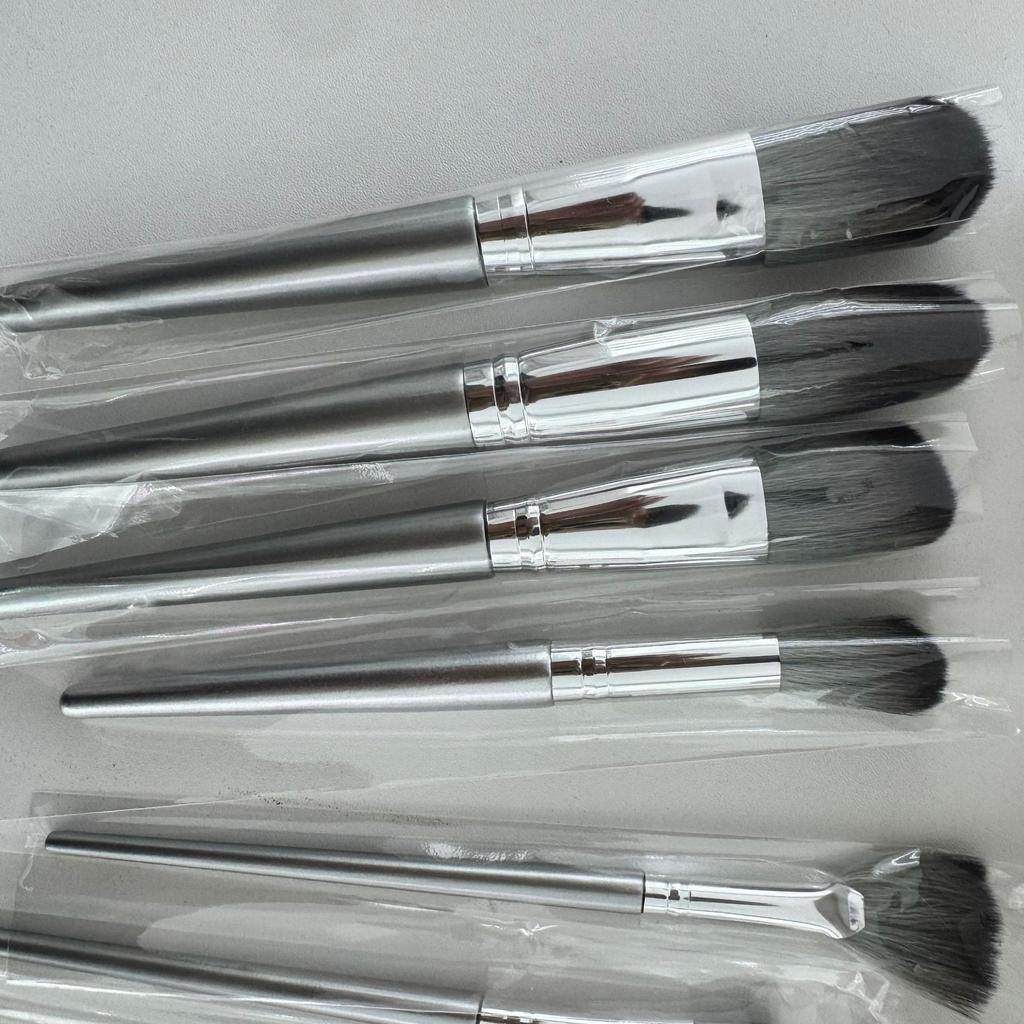 Makeup Brush Silver Snow Explosion 14 Makeup Brush Bundle Bag Set 5 Large 9 Small Environmentally Friendly Carton