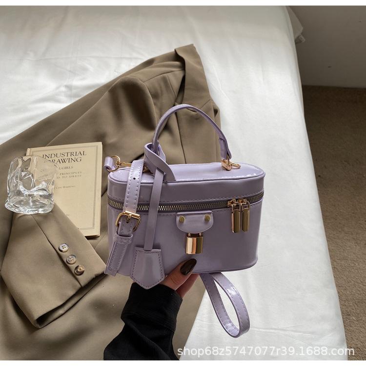 Нишевая женская сумка высокой стоимости 2025 новая модная и универсальная цепочка сумка кроссбоди коробка маленькая квадратная сумка сумка подмышку