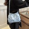 Простая повседневная модная женская сумка через плечо большой емкости, весенняя новая простая повседневная сумка-ведро для занятий и поездок на работу