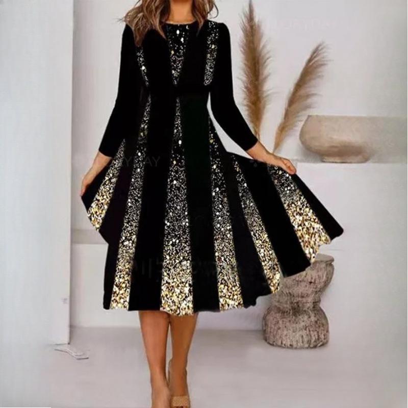 QICED Женское платье с принтом персонализированной позиции и круглым вырезом, рукавами средней длины