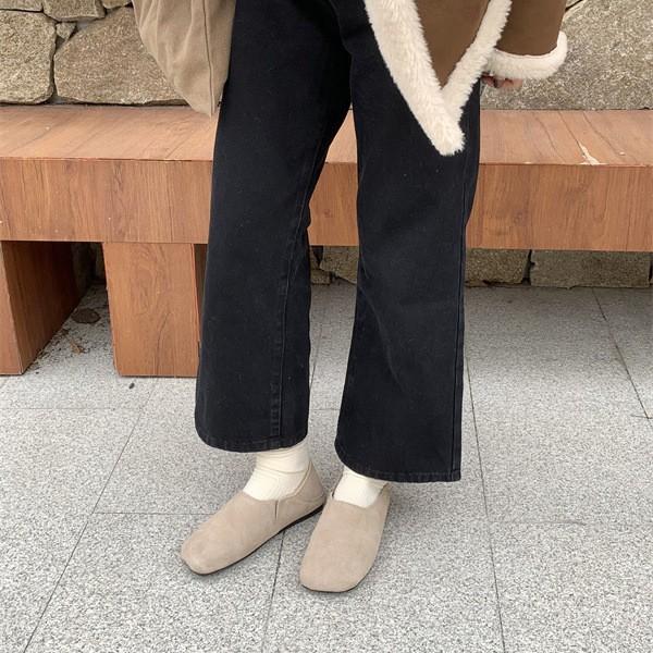 2025 Autumn and Winter New Flat-bottomed French Retro Square Head Single Shoes Women's Shoes Velvet Warm Beanie Shoes
