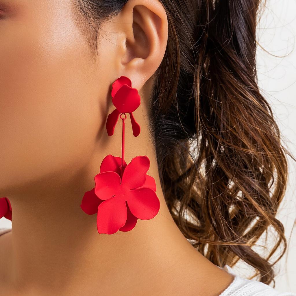 Vintage Geometric Flower Petal Pendant Drop Earrings for Women Fashion Statement Gold-Color Hanging Earrings Party Jewelry Gifts