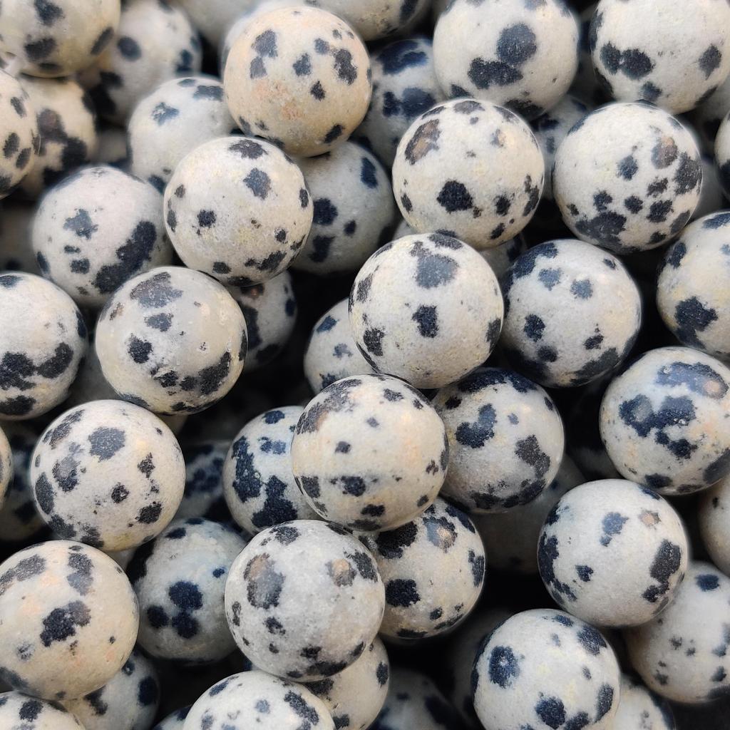 Натуральная матовая далматинская яшма, бусины из гладкого далматинского камня, черные пятнистые точки, бусины для изготовления ювелирных изделий в виде точек, размер 6 мм, 8 мм, 10 мм.