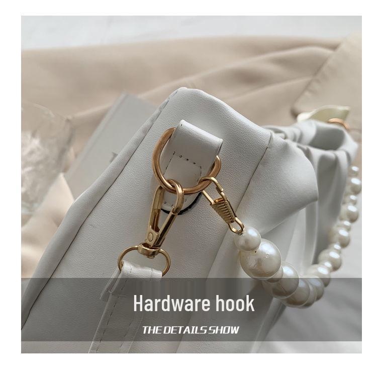 В наличии: Женская летняя сумка кроссбоди на жемчужной цепочке в корейском стиле 2024