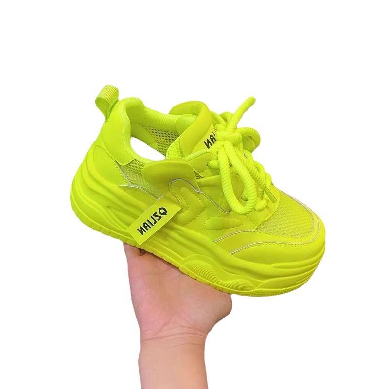 Маленький человек увеличивает рост, маленькие белые туфли женские лето 2025 новые супер огонь универсальные повседневные кеды сетка дышащие одинарные туфли