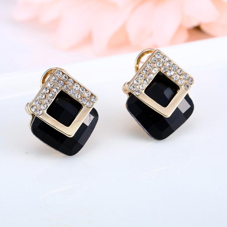Korean Crystal Rhombus Stud Earrings: Stylish and Versatile Women's Jewelry