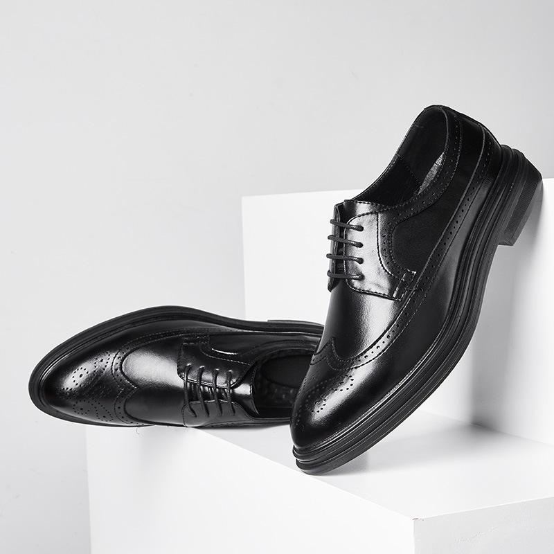 New modelMen'S Pointed Leather Shoes British Style Trend Lace-Up Retro Casual Shoes Brock Engraved Men'S Shoes 3028-X