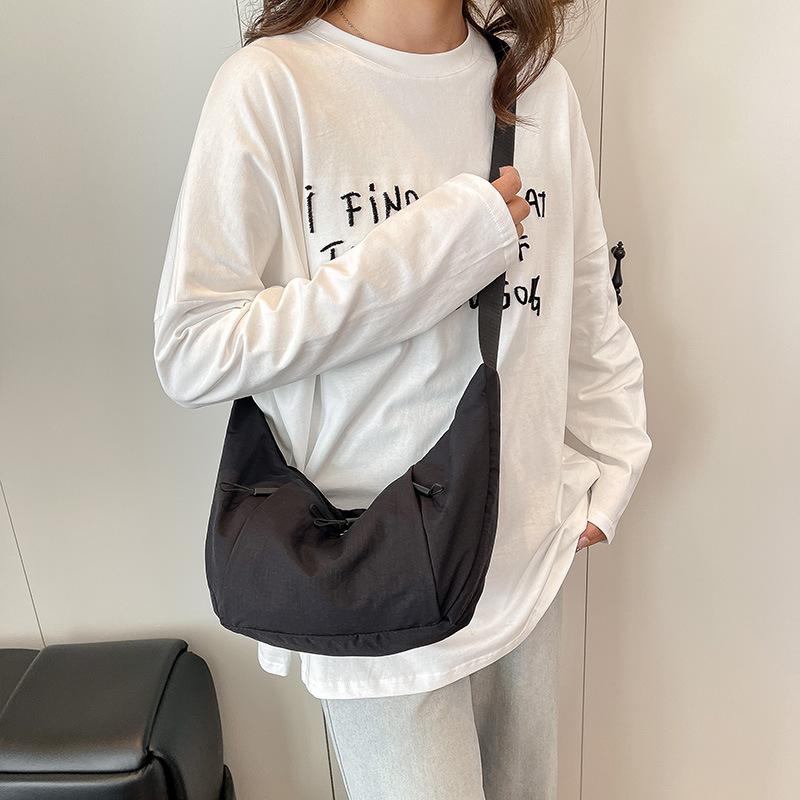 New Bags, Dumpling Bags, Croissant Bags, Fitness Yoga Bags, Canvas Shoulder Bodywash Bags, Women's Hand-held Armpit Wandering Bags