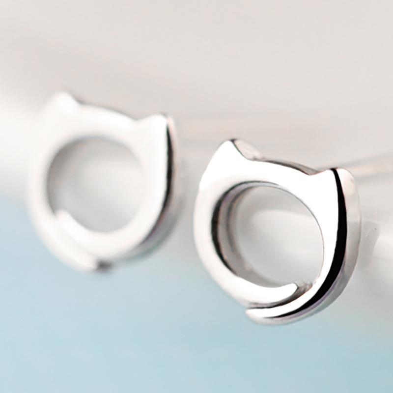 Серьги-гвоздики в виде кошки, женские милые полые украшения для ушей, аксессуары для нишевого дизайна