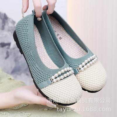 Весенне-осенние новые старые пекинские тканевые туфли женские одинарные летящие тканые жемчужные дышащие нескользящие на толстой подошве туфли для мамы