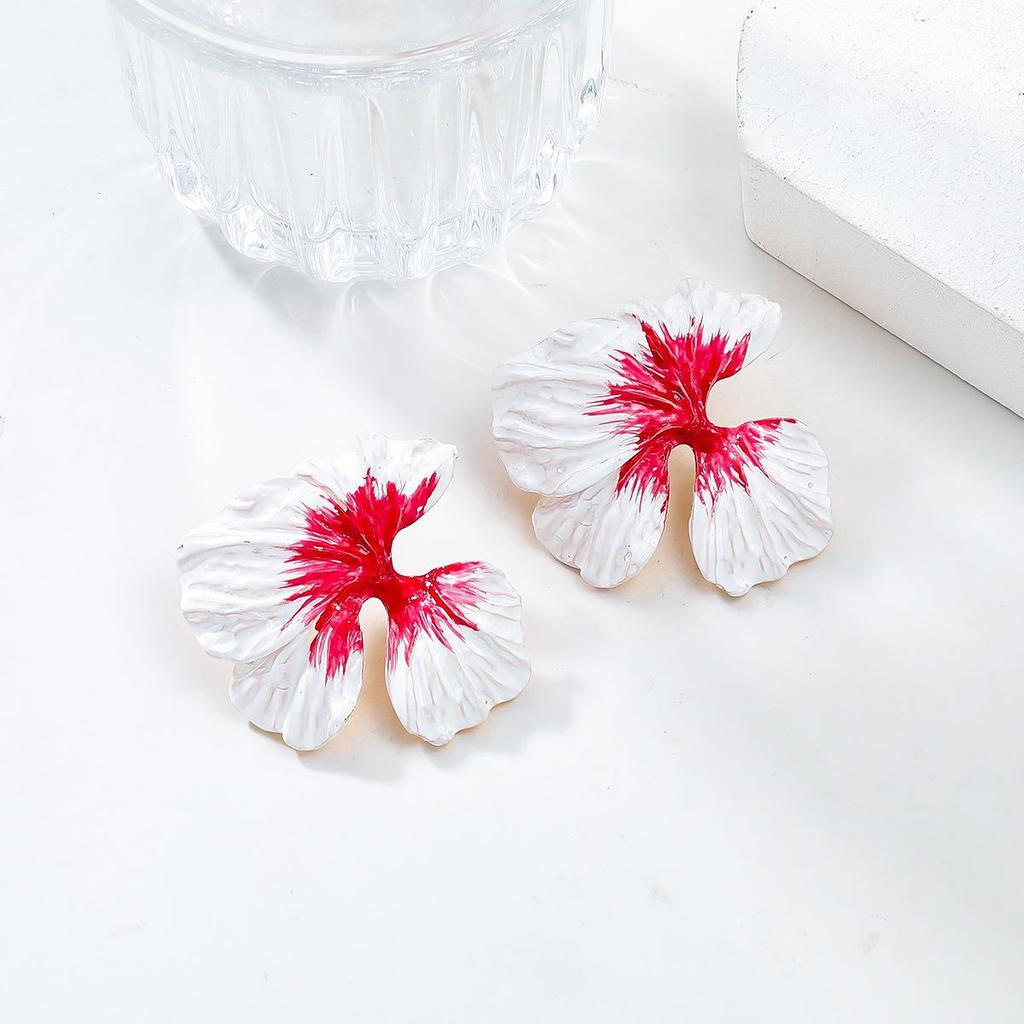 Elegant Floral Alloy Earrings: European & American Style