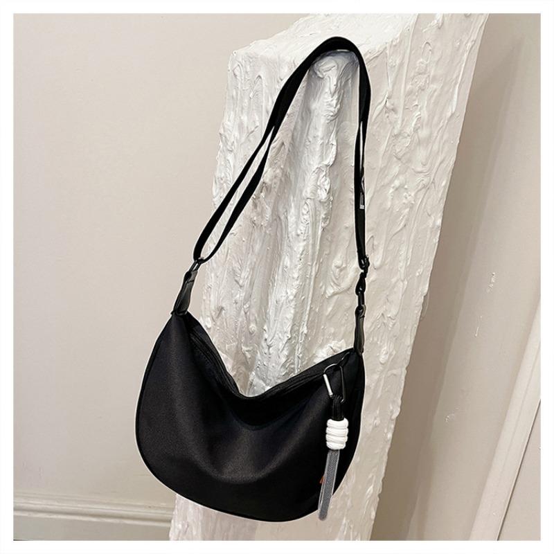 Spacious Nylon Canvas Bag Women Fall Winter New Trend Fashion Versatile Solid Color Crossbody Bag Crescent Moon Bag