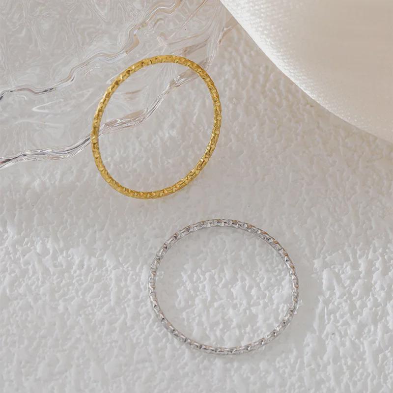 Минималистичное кольцо Starry Sky 1 мм: Покрытая 18-каратным золотом титановая сталь, вдохновленная японским и корейским дизайном