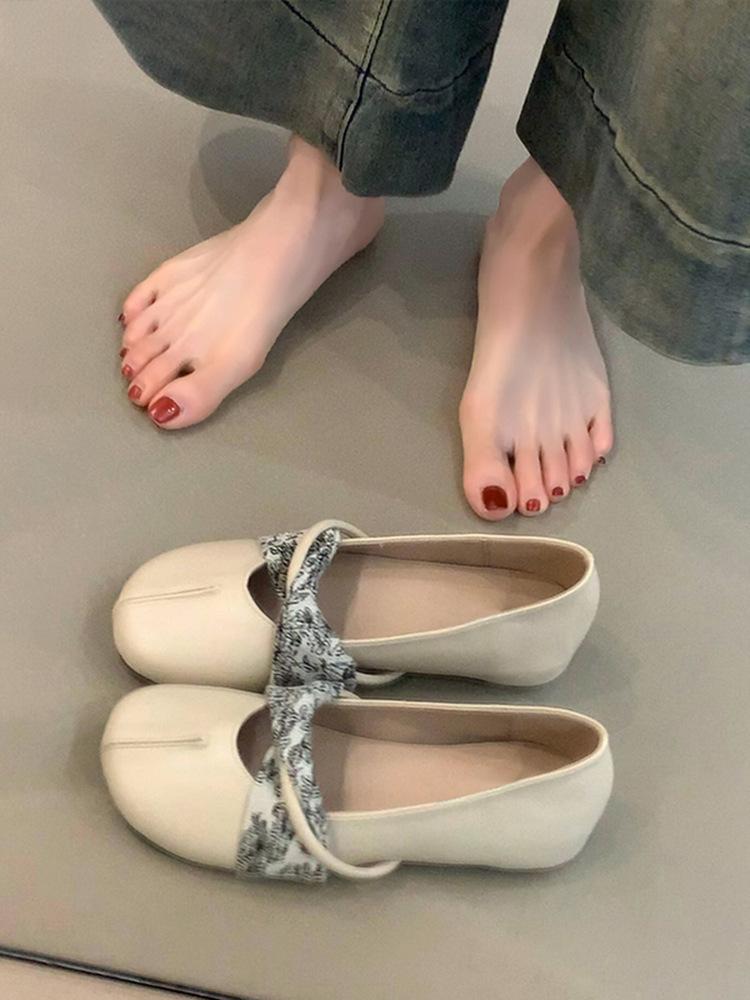 French silver flat bottom inner height increase light mouth ballet single shoes women's versatile Mary Jane small leather shoes